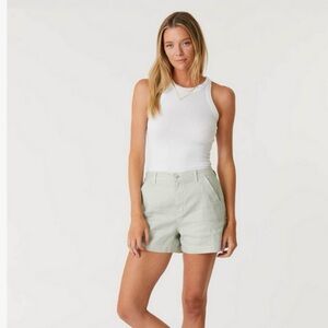 ✨Level 99 Leah Shorts – Dandelion | Sizes 24, 25, 26 | NWT | Bright & Chic